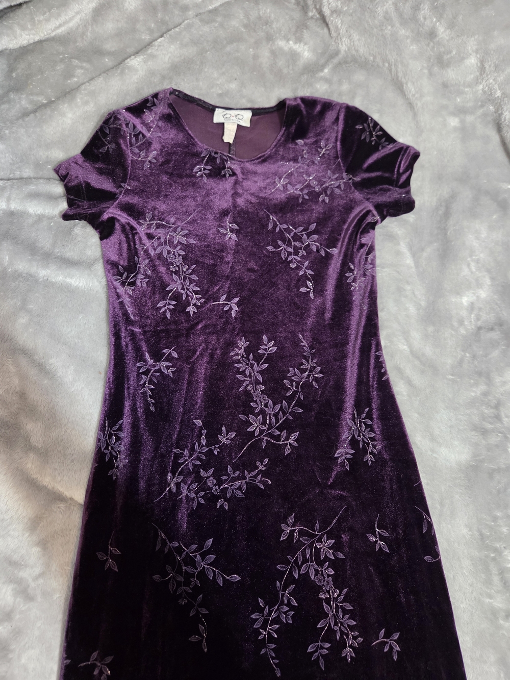 Plum Velvet Short-Sleeve Floral Dress